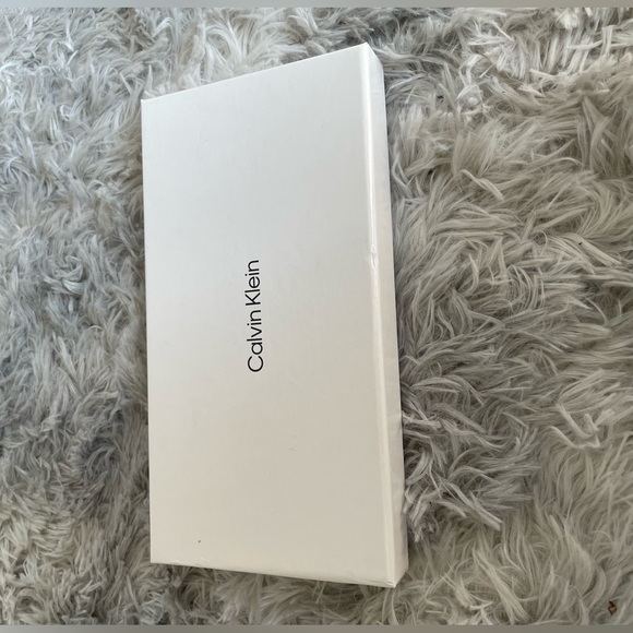 Calvin Klein wristlet - Picture 3 of 3